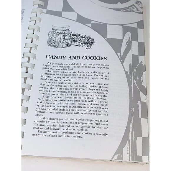 Vintage 1984 GRIT Magazine Cookbook Over 100 years of Home-style Recipes - Picture 5 of 8